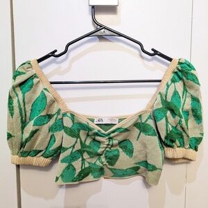 Zara Leaf Print Cream Knit Crop Top with Puffed Sleeves and Low Back